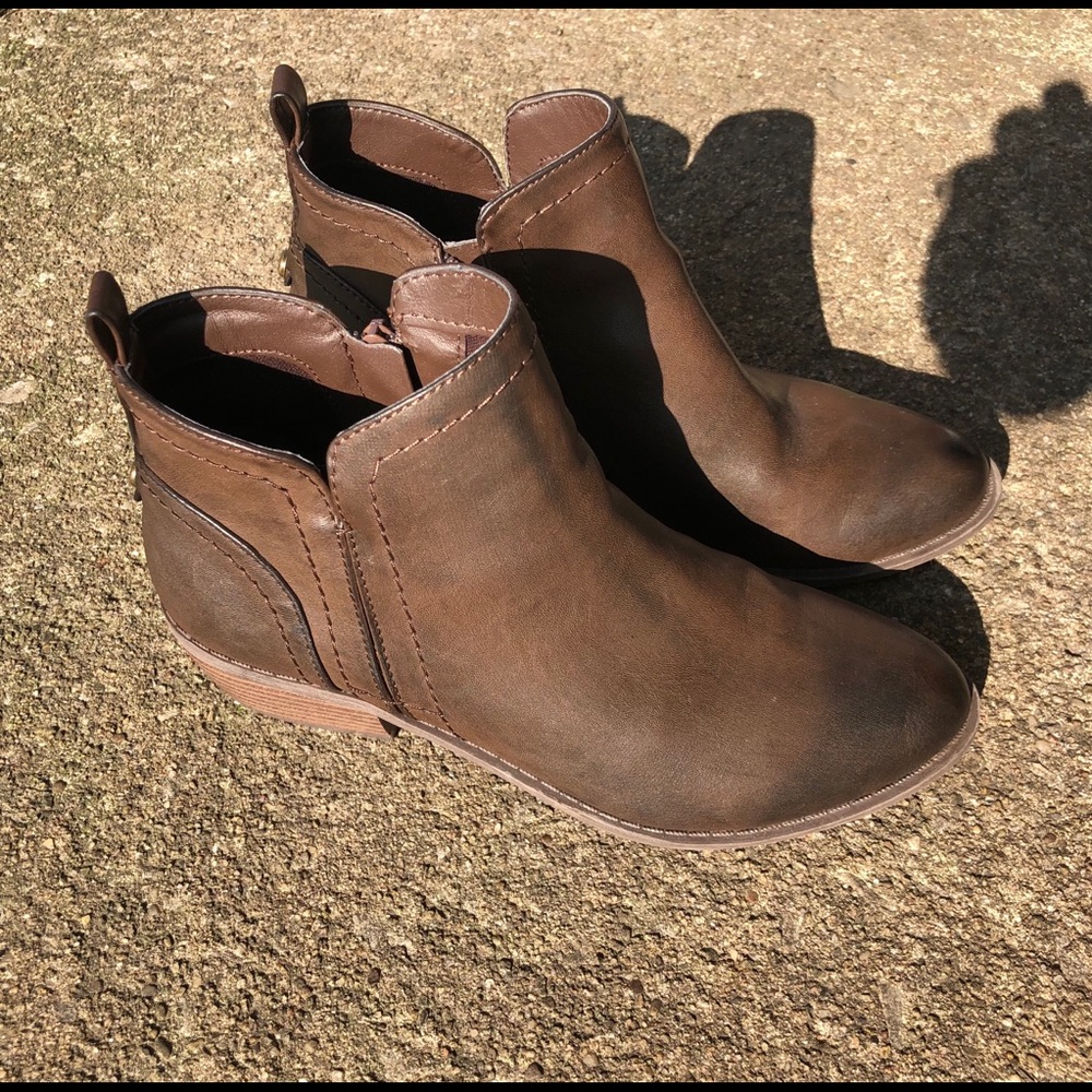 G by Guess Women's Brown Ankle Zip Boots Sz 5.5M